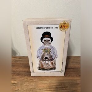 halloween cracker barrel lighted motion glitter globe spooky season skeleton 10"
